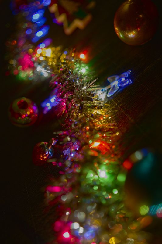Christmas Lights Hanging in Roswell, GA