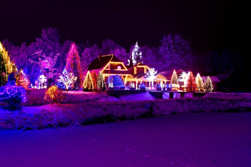 Outdoor Christmas Light Displays